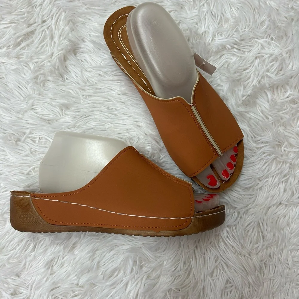 Women's Tan Open-Toe Sandals Size 9